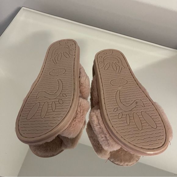 Super soft slippers - Picture 2 of 2